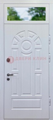 Белая входная дверь со стеклом и верхней фрамугой ДФГ-3 в Воскресенске