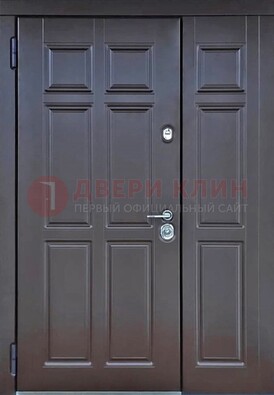 Тёмная двухстворчатая входная дверь для коттеджа с МДФ ДМ-533 в Воскресенске