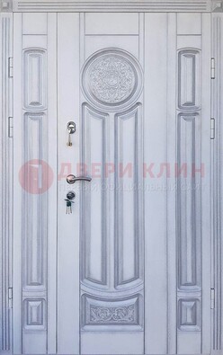 Белая двухстворчатая дверь с массивом дуба ДМД-72 в Воскресенске