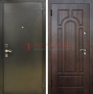 Железная темно-серая дверь с порошковым напылением и МДФ Тисненый орех ДП-275 в Воскресенске