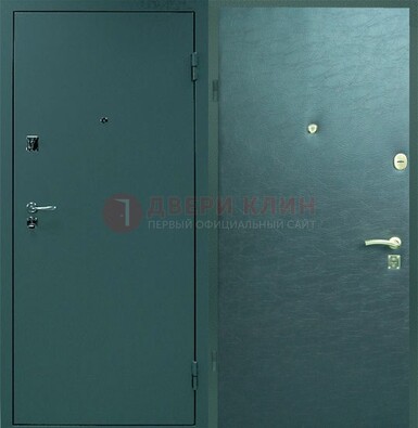 Зеленая стальная дверь с порошковым покрытием ДП-93 в Пензе