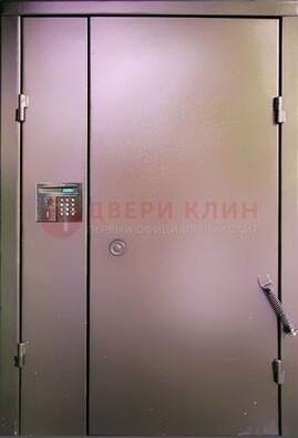 Коричневая стальная дверь в подъезд ДПД-1 в Воскресенске