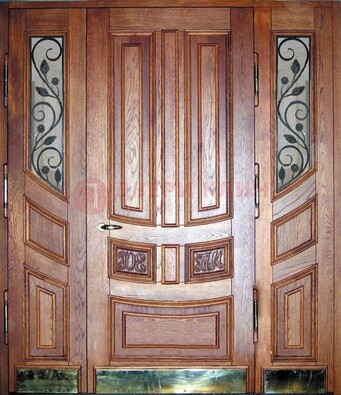 Парадная дверь со стеклом и ковкой ДПР-35 для загородного дома в Воскресенске
