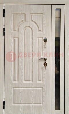 Белая металлическая дверь со стеклом ДС-68 в Воскресенске