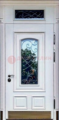 Металлическая дверь со стеклом и ковкой в белом цвете ДСК-148 в Воскресенске