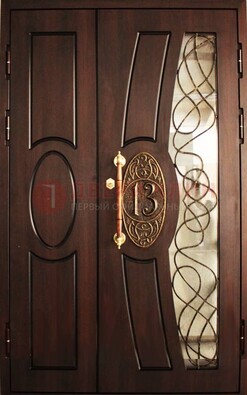 Полуторная стальная дверь со стеклом и золотой ковкой ДСК-14 в Воскресенске