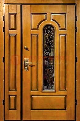 Распашная металлическая дверь со стеклом и ковкой для дома ДСК-152 в Воскресенске