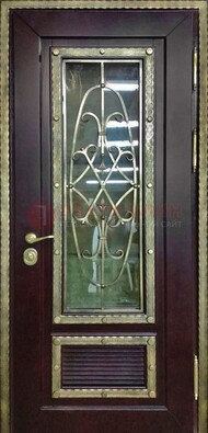 Темная уличная дверь порошок со стеклом и ковкой ДСК-167 в Воскресенске