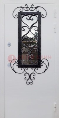 Белая уличная дверь Порошок со стеклом и ковкой ДСК-222 в Воскресенске