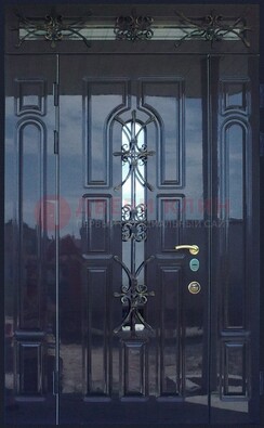 Глянцевая полуторная дверь Винорит стекло и ковка ДСК-275 в Воскресенске