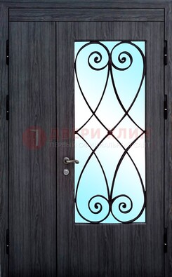 Стальная дверь со стеклом и ковкой ДСК-69 в деревянный дом в Воскресенске