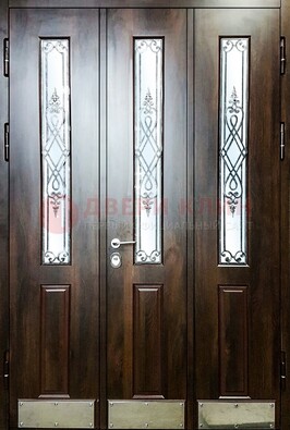 Входная дверь со стеклом и ковкой ДСК-72 в кирпичный дом в Воскресенске