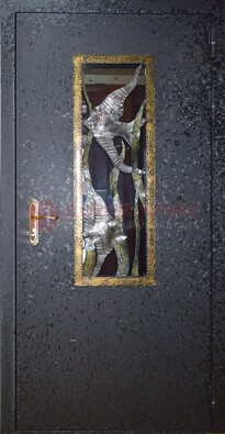 Металлическая дверь со стеклом и ковкой ДСК-82 для крыльца в Воскресенске