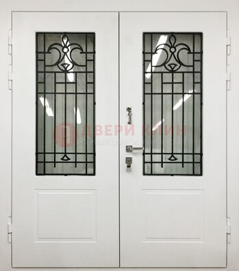 Белая двухстворчатая уличная дверь Винорит со стеклом ДСТ-4 в Воскресенске