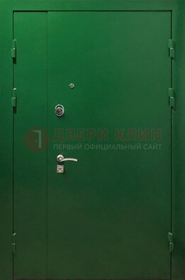 Зеленая распашная тамбурная дверь Порошок ДТМ-47 в Воскресенске