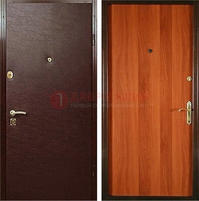 Коричневая металлическая дверь с винилискожей ДВ-20 в Воскресенске