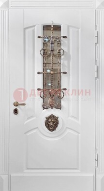 Белая металлическая дверь с виноритом и стеклом с ковкой ДВТ-165 в Воскресенске