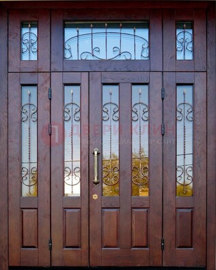 Коричневая парадная дверь с виноритом и ковкой ДВТ-168 в Воскресенске