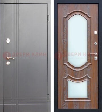Серая входная дверь со светлой МДФ и зеркалами внутри ДЗ-77 в Воскресенске