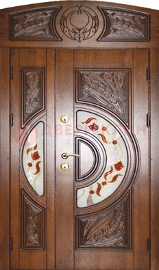 Коричневая двухстворчатая железная дверь с МДФ и витражом ВЖ-37 в Воскресенске