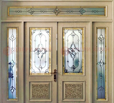 Светлая парадная стальная дверь с витражами ВЖ-6 в Воскресенске